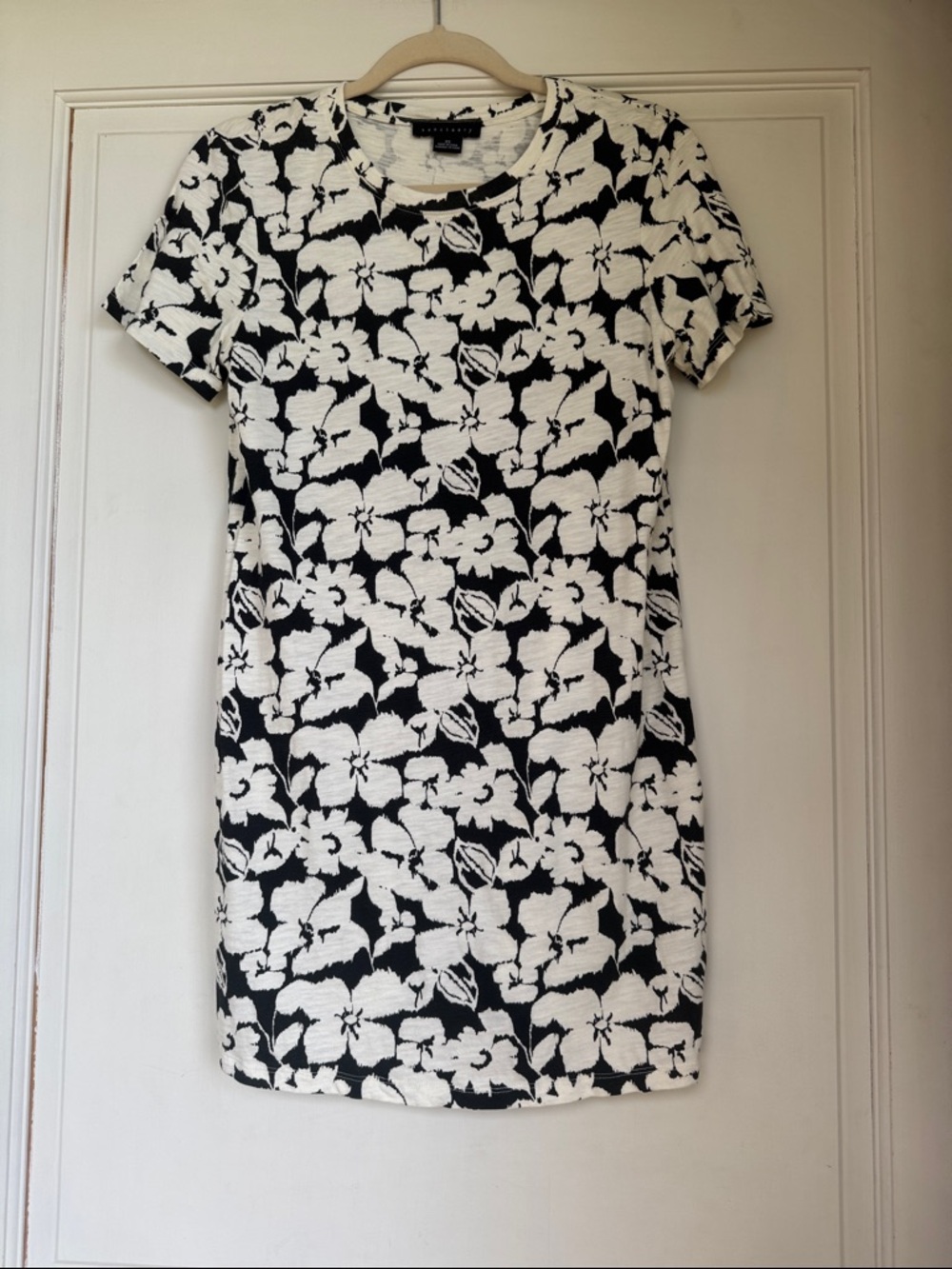 Floral Short Sleeve Shift Dress - Black & White